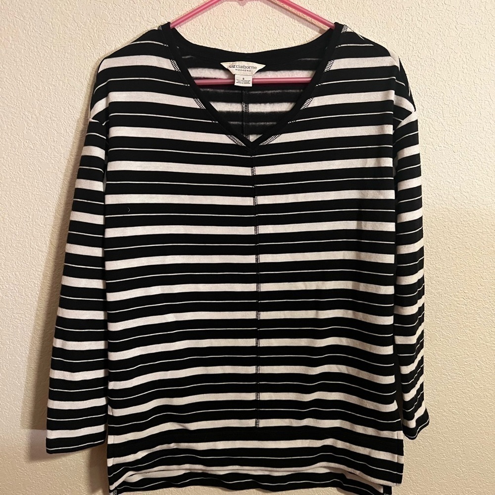 Liz Claiborne Weekend V Neck Sweater Size Small